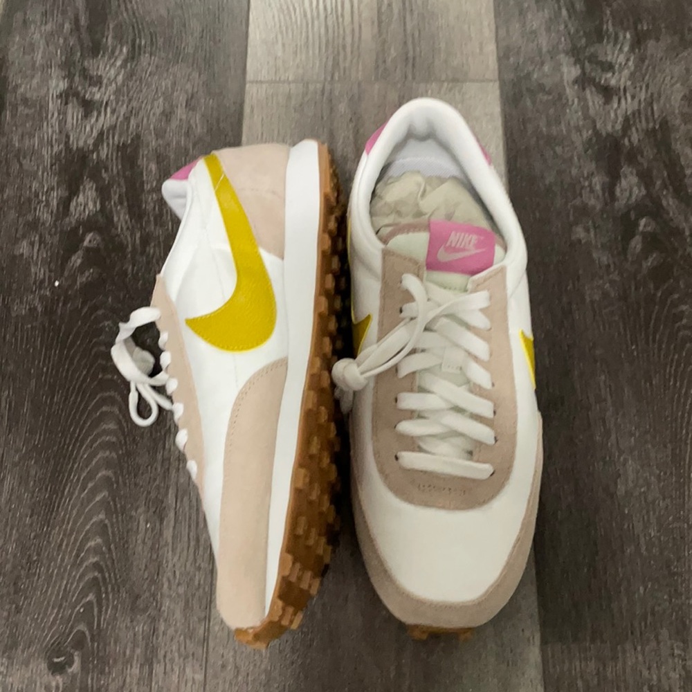Nike Daybreak “Fossil Stone Saffron Quartz” 8W